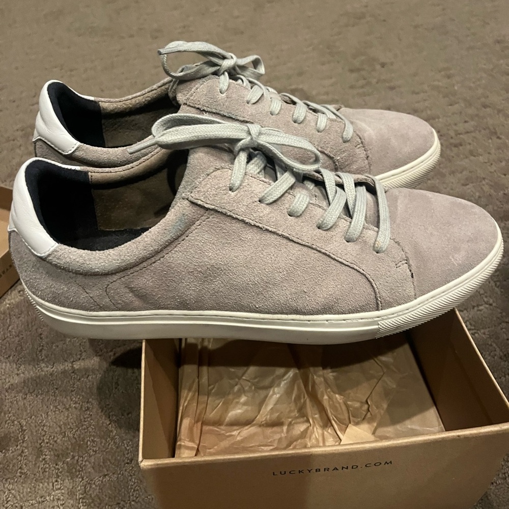 Banana Republic Suede Sneakers in Light Taupe with White bottom size 10